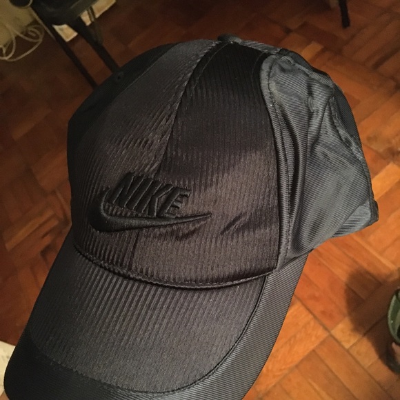 Lot mens hats. Adidas, Nike, Universal Studios. Black, Navy, black&blue. - Picture 4 of 4